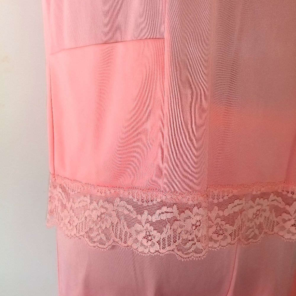 Peachy Pink Pajama Set with Lace Trim and Relaxed Fit - Picture 4 of 7